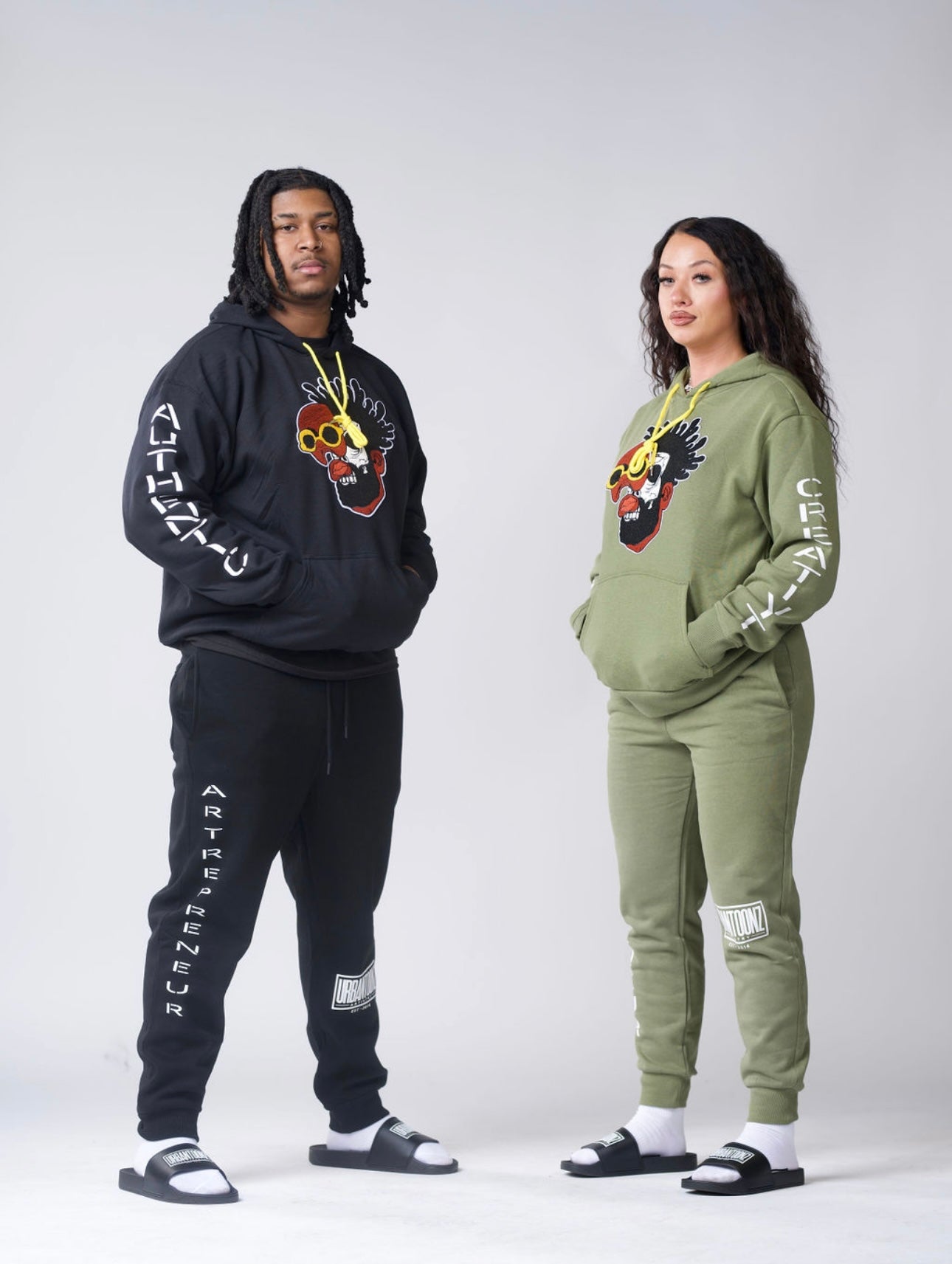 Joggers (Black/White)